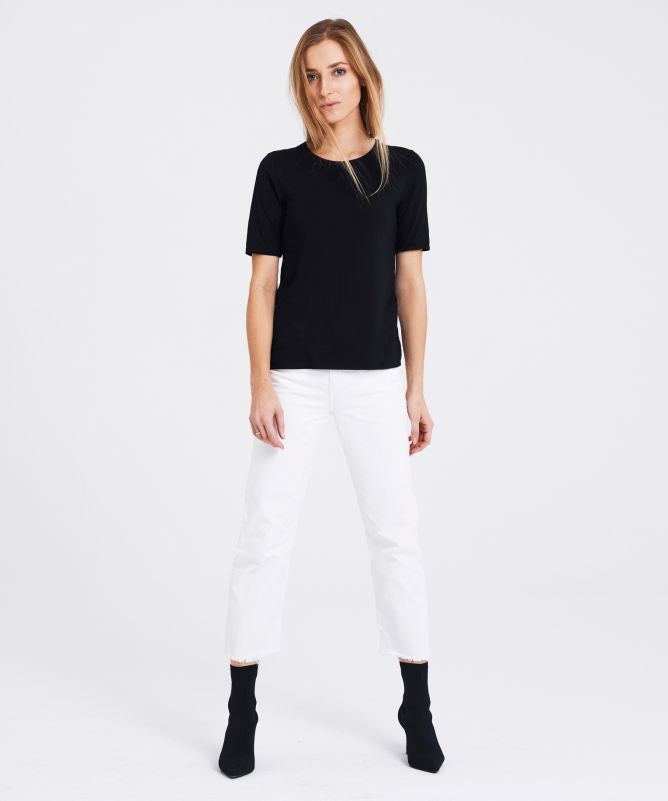 Black T-shirt Woman