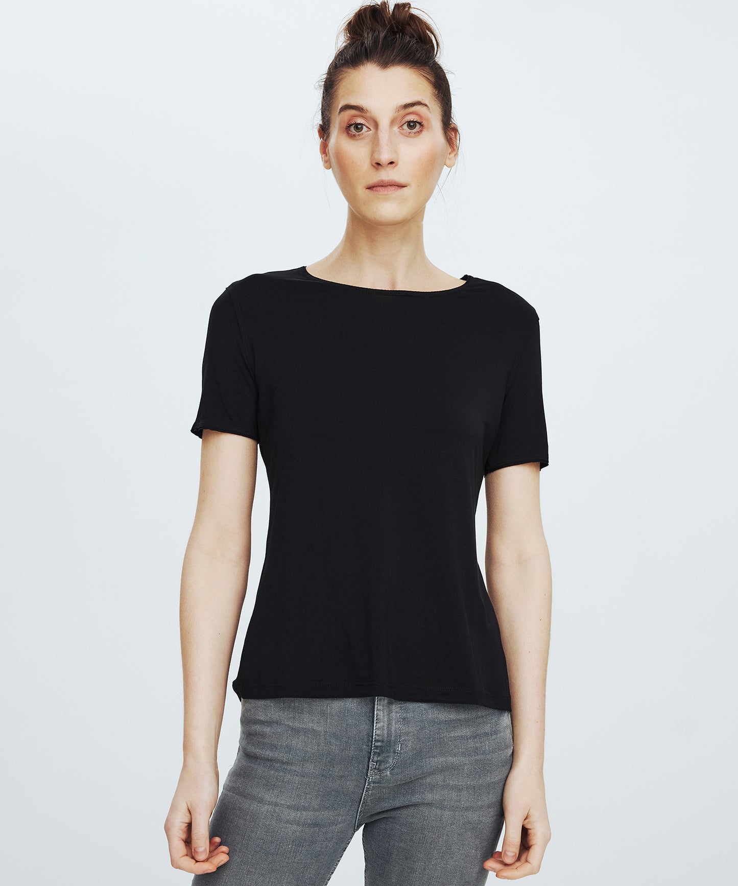 Black Classic T-Shirt No. 901