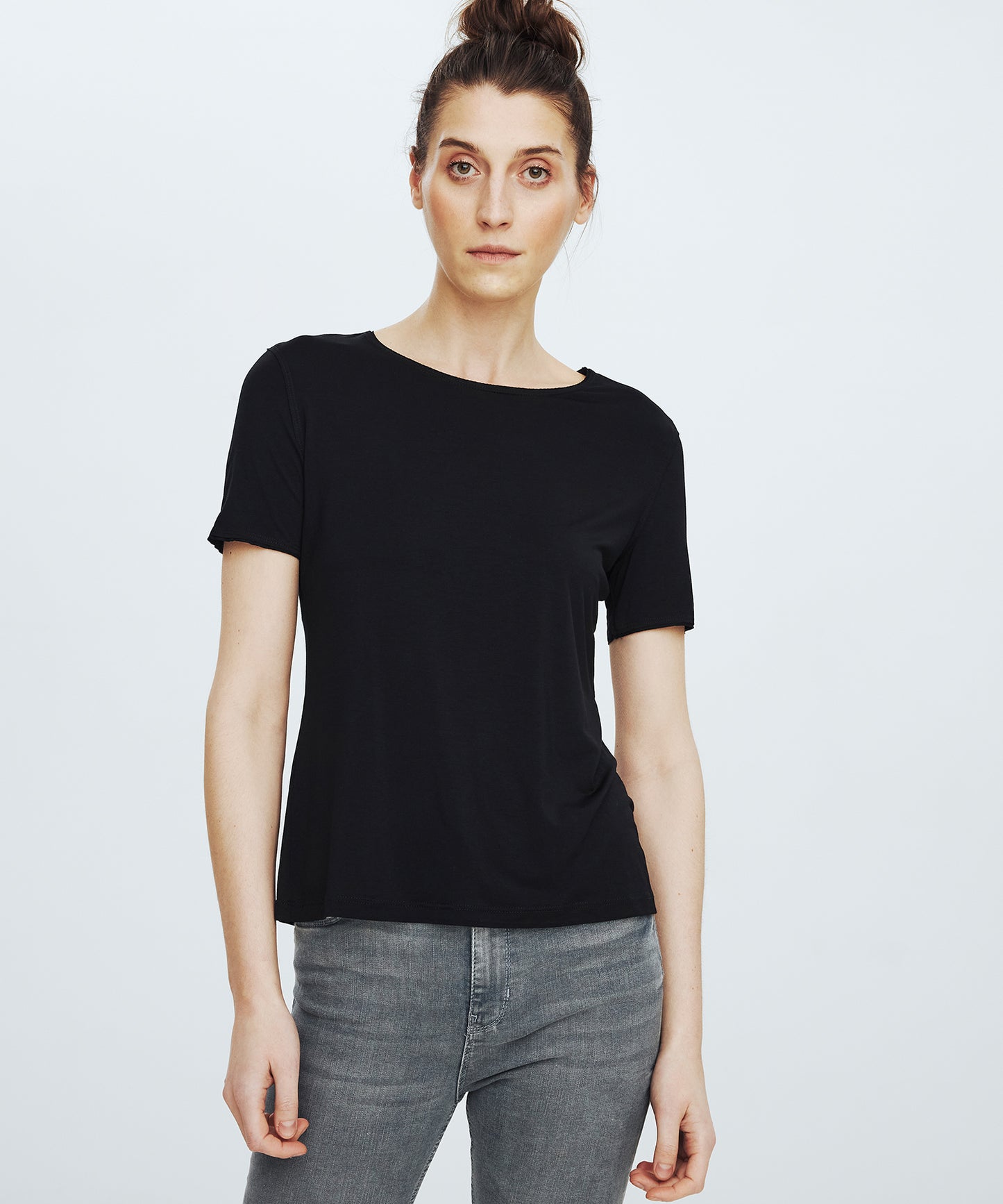 Black Classic T-Shirt No. 901