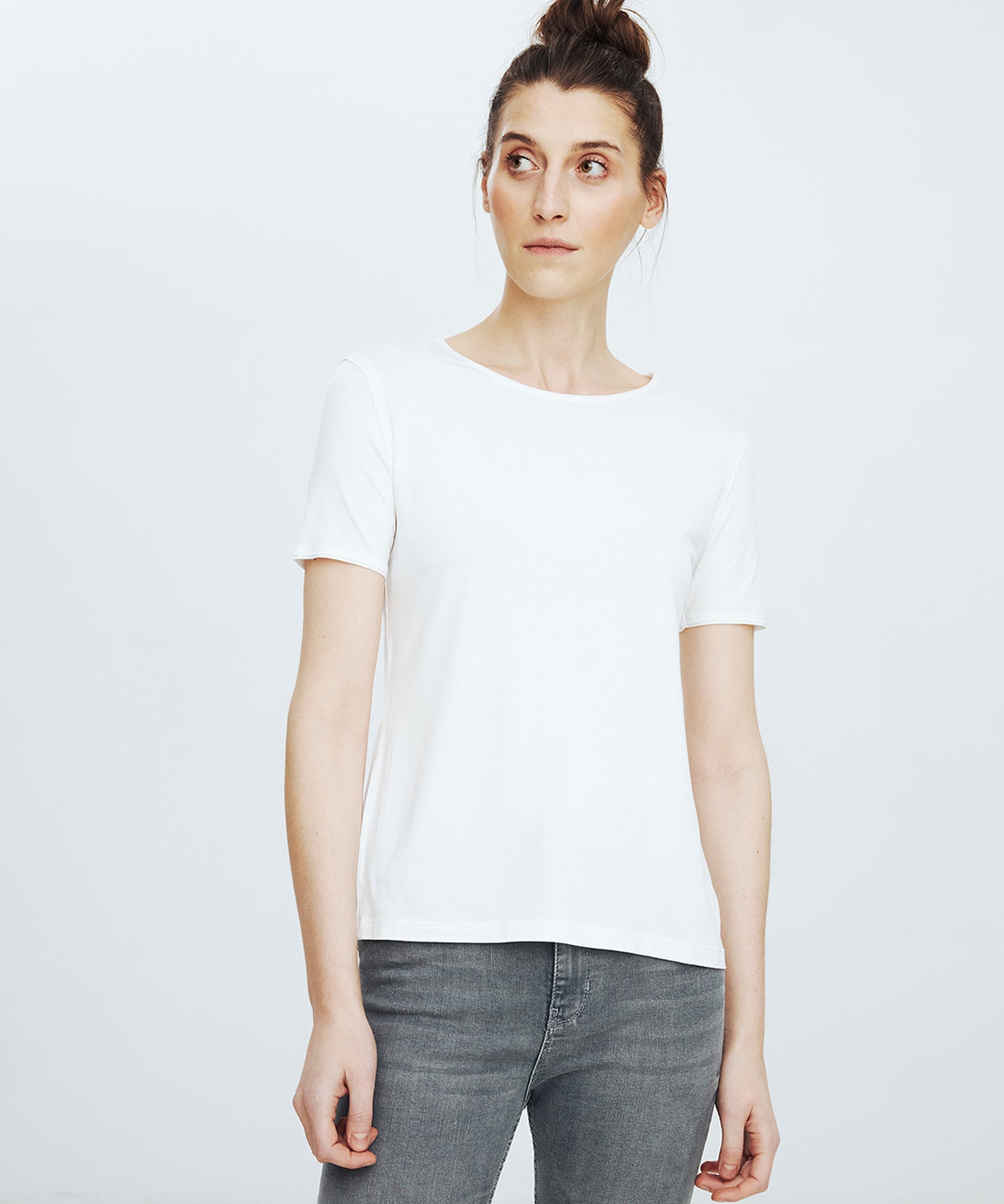 White Classic T-Shirt No. 901
