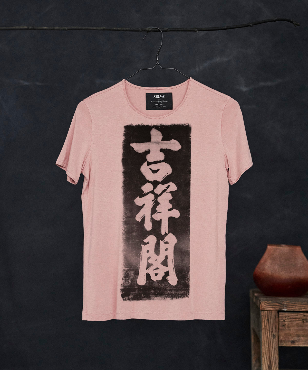 Stone rubbing no.1 light pink t-shirt woman