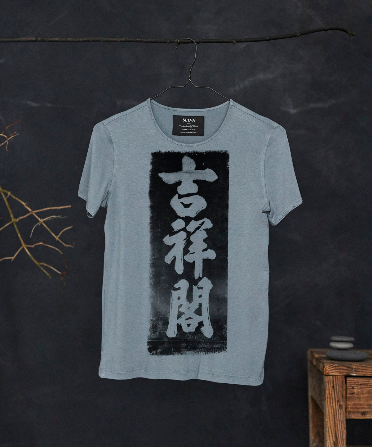 Stone rubbing no.1 storm cloud t-shirt woman