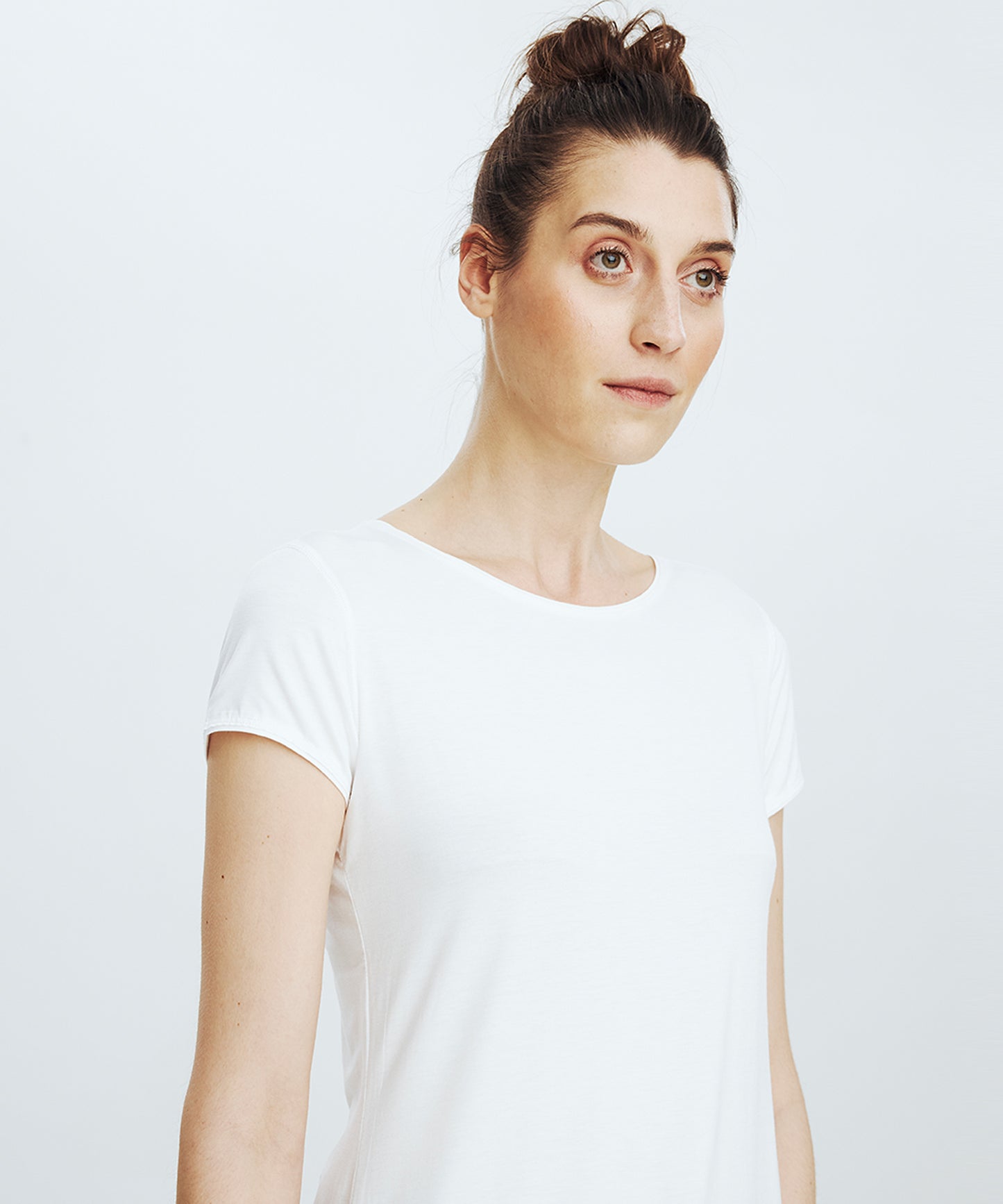 White Classic T-Shirt No. 209
