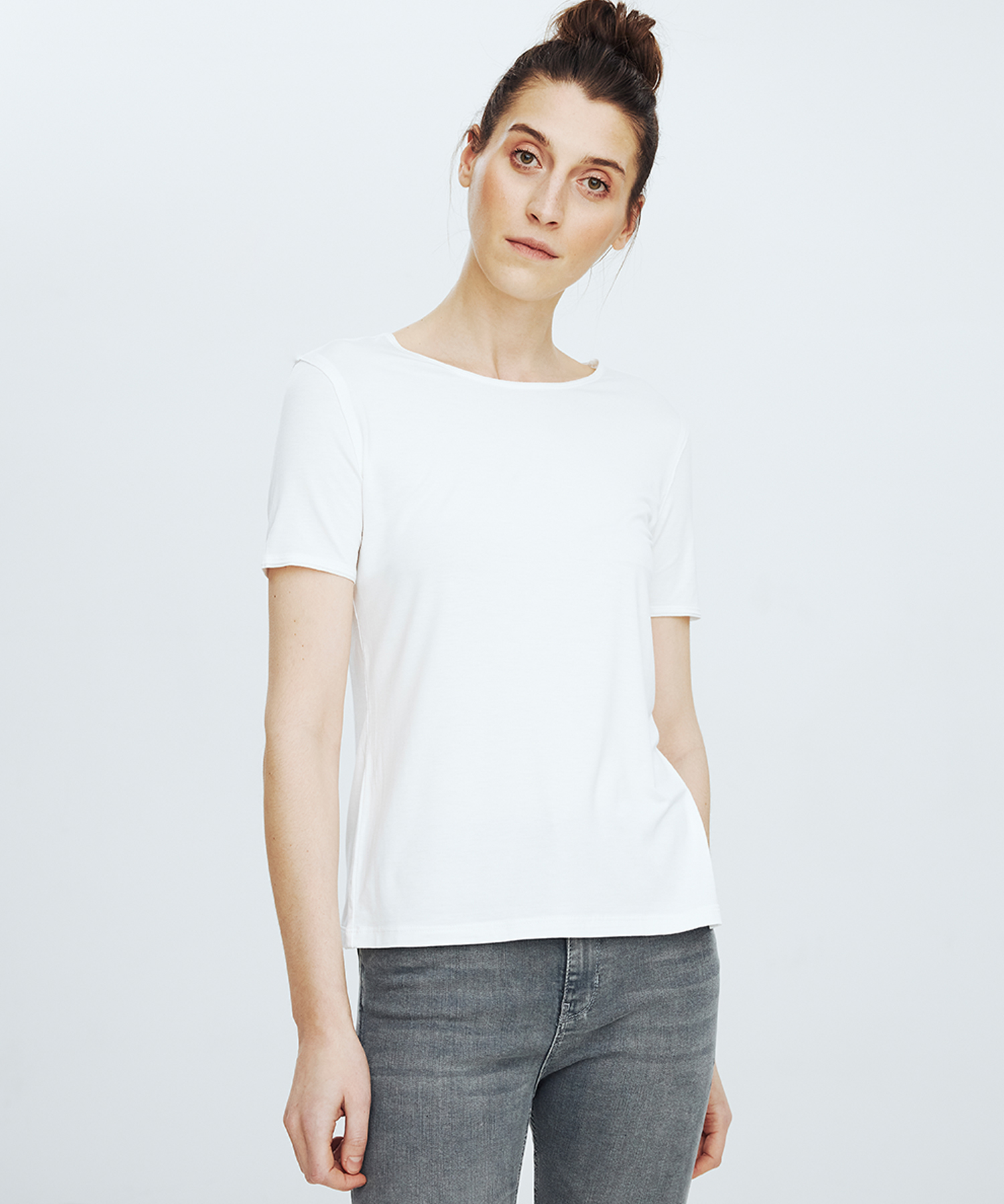 White Classic T – Shirt no.901