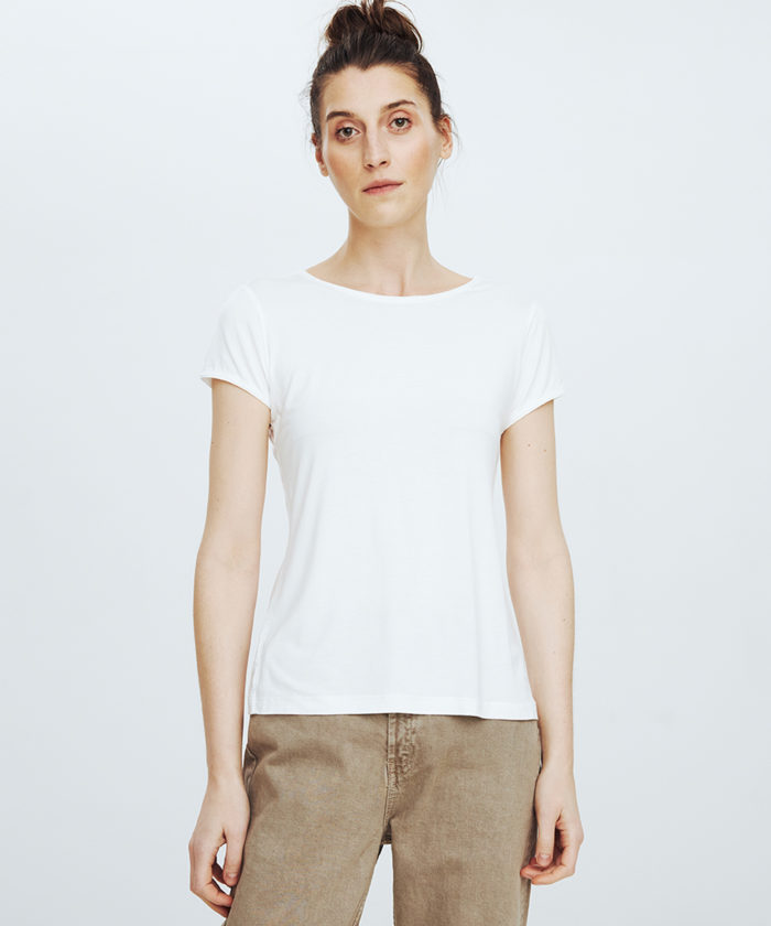 White Classic T – Shirt no.209