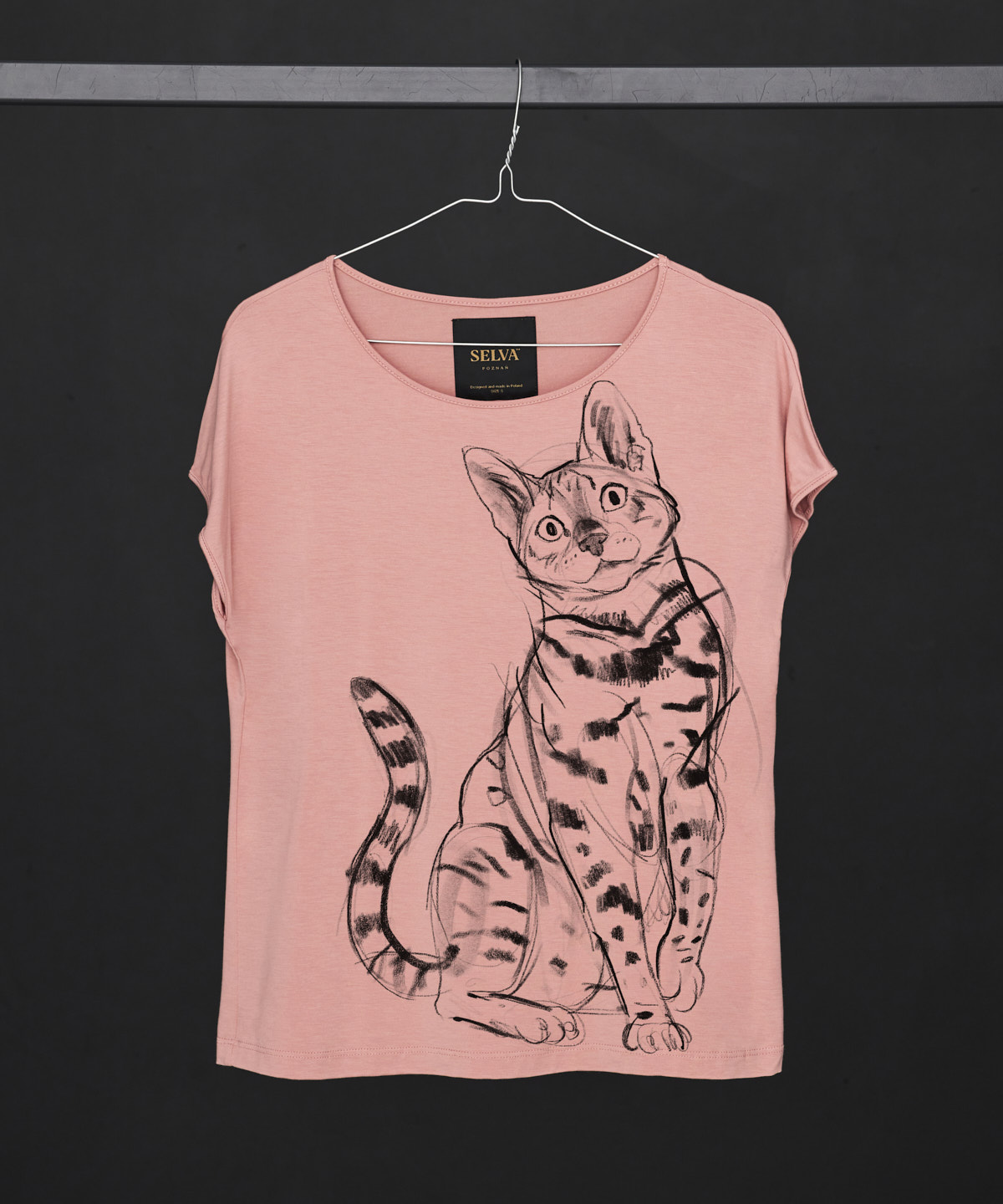 Bengal Cat light pink T-shirt Woman