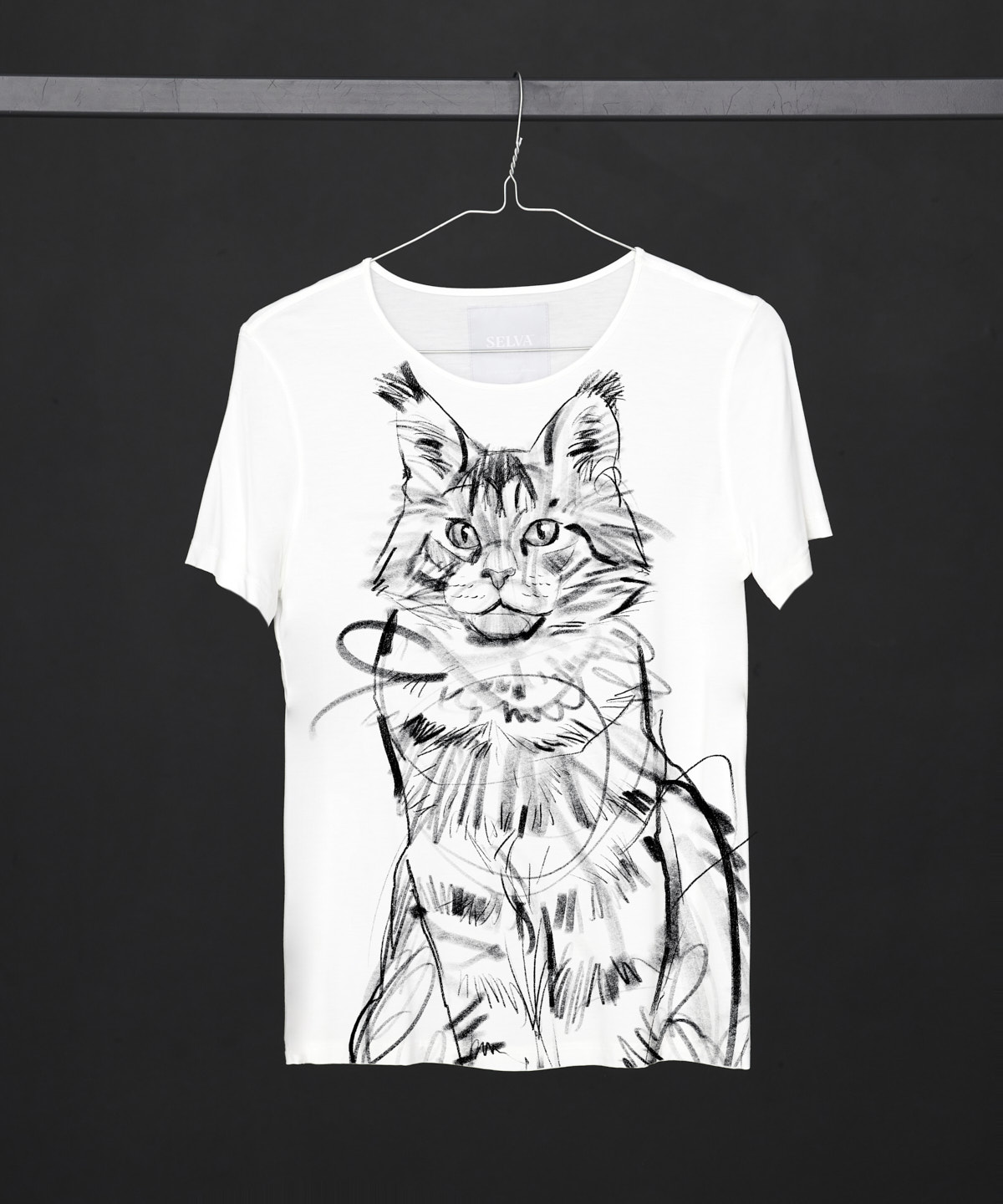 Maine Coon Cat white T-shirt Woman